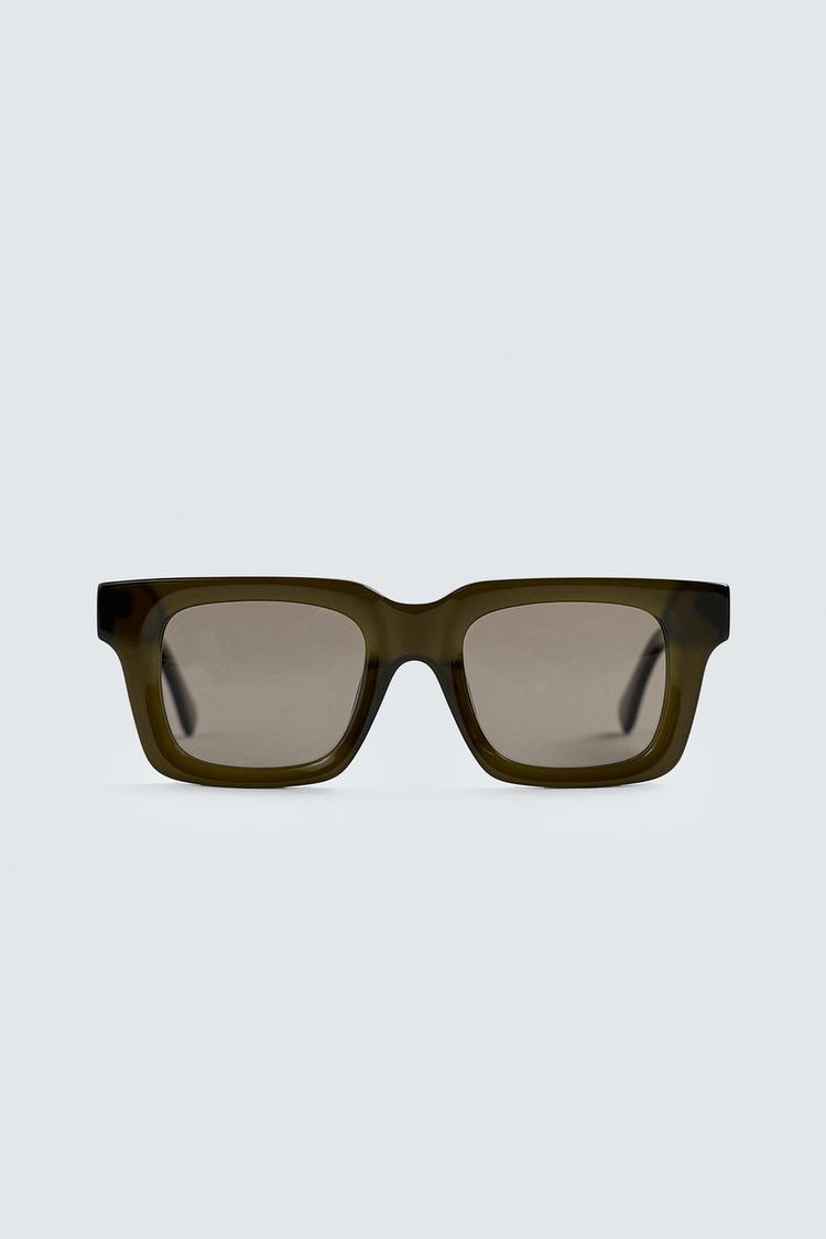 LUNETTES DE SOLEIL CARRÉES